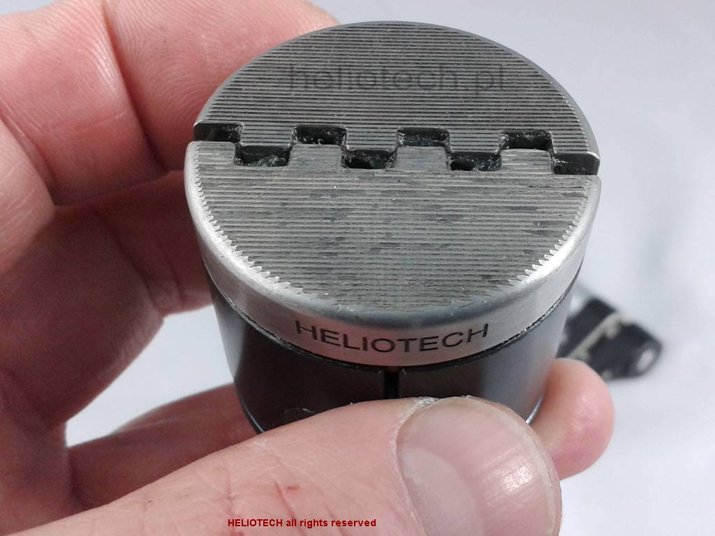 shrink jaws labyrinth heliotech model fi 40 mm hand closeup 1024 x 768